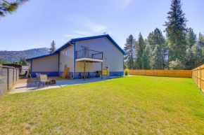 Idaho Retreat with Fire Pit - 2 Mi to McArthur Lake
